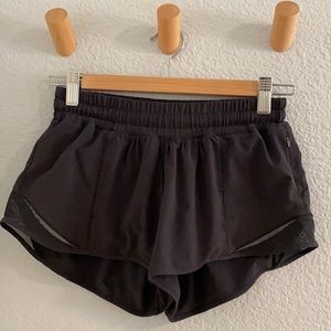lululemon hotty hot short 2.5” sz 4